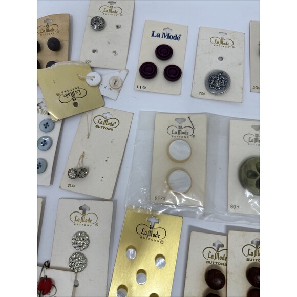 VTG Lot 70 Carded NEW Sewing Buttons LaMode Platic Metal Wood Japan Holland USA - Picture 3 of 16